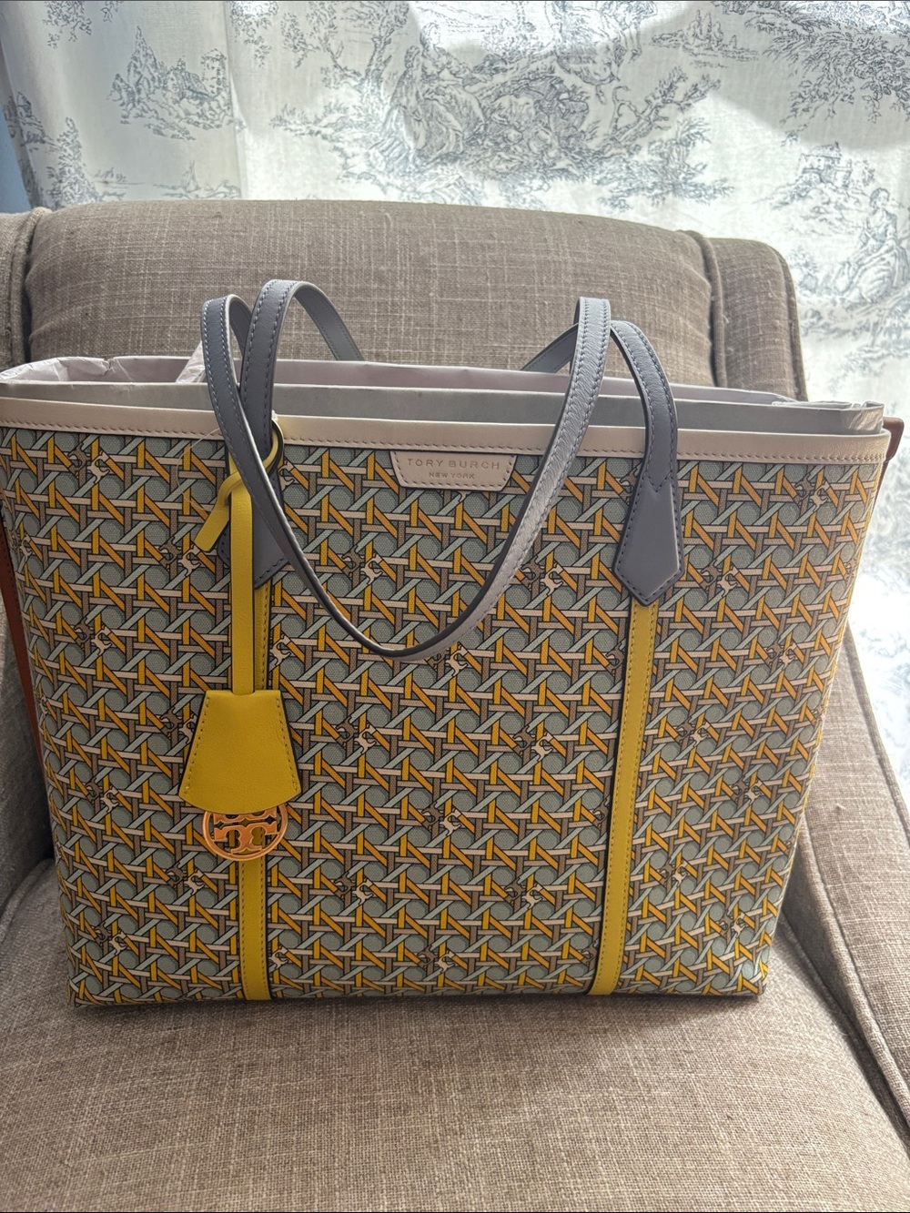 New with Tags Tory Burch Perry Triple Compartment Tote Bag in Basketweave Print - Picture 15 of 16